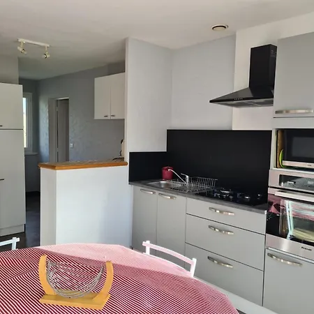 Confortable Avec Piscine Partagee Et Animaux Admis - Fr-1-489-76 Feriehus Creuzier-le-Neuf