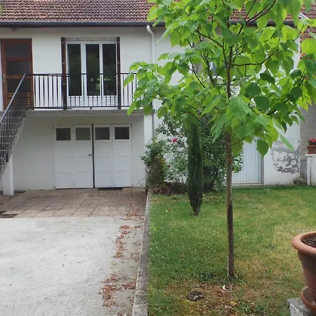 Confortable Avec Piscine Partagee Et Animaux Admis - Fr-1-489-76 Creuzier-le-Neuf